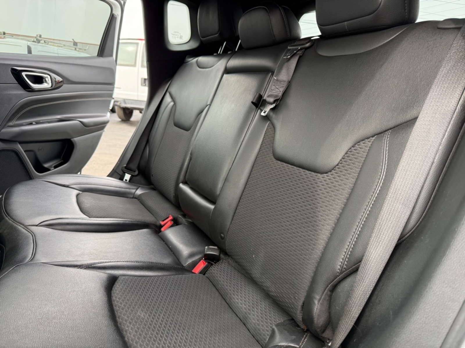 2022 Jeep Compass Altitude 4x4, 39404, Photo