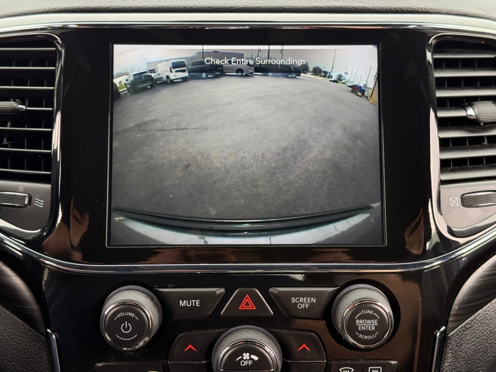 2022 Jeep Grand Cherokee WK Laredo X 4x4, 39681, Photo