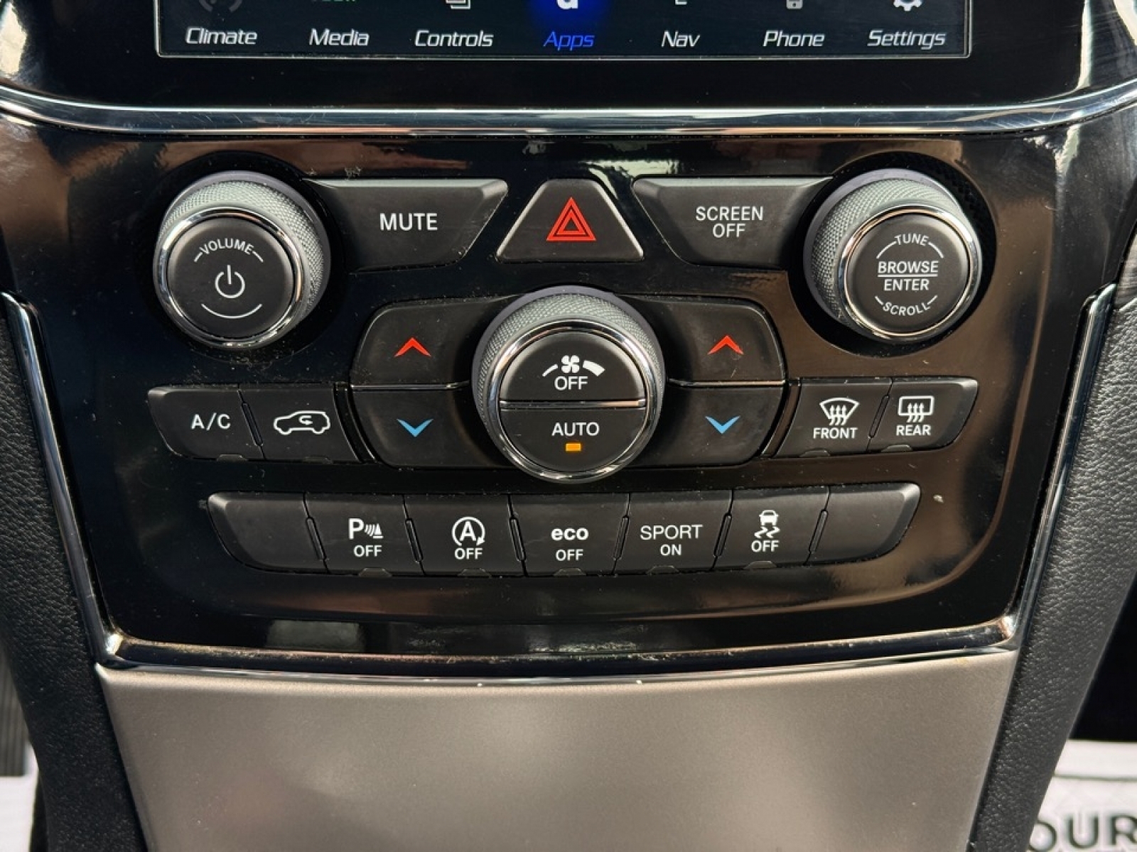 2022 Jeep Grand Cherokee WK Laredo X 4x4, 39681, Photo