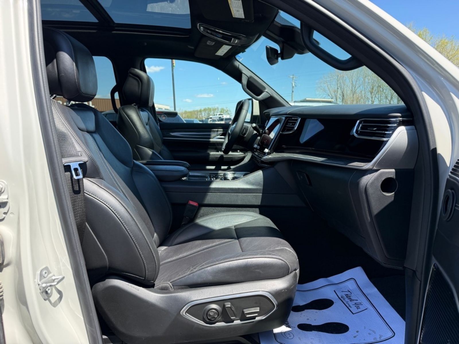 2022 Jeep Wagoneer Series III, 39809, Photo