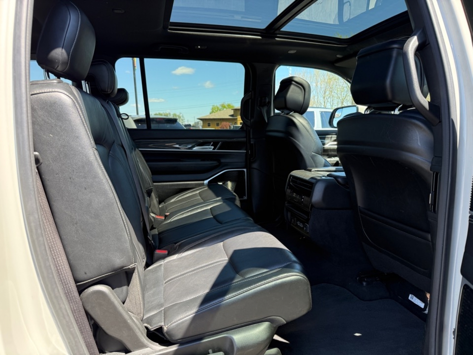 2022 Jeep Wagoneer Series III, 39809, Photo