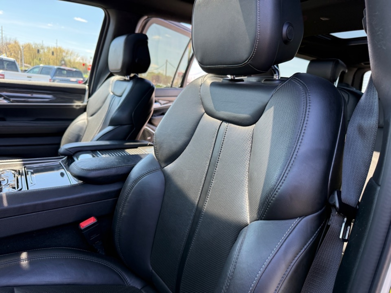 2022 Jeep Wagoneer Series III, 39809, Photo