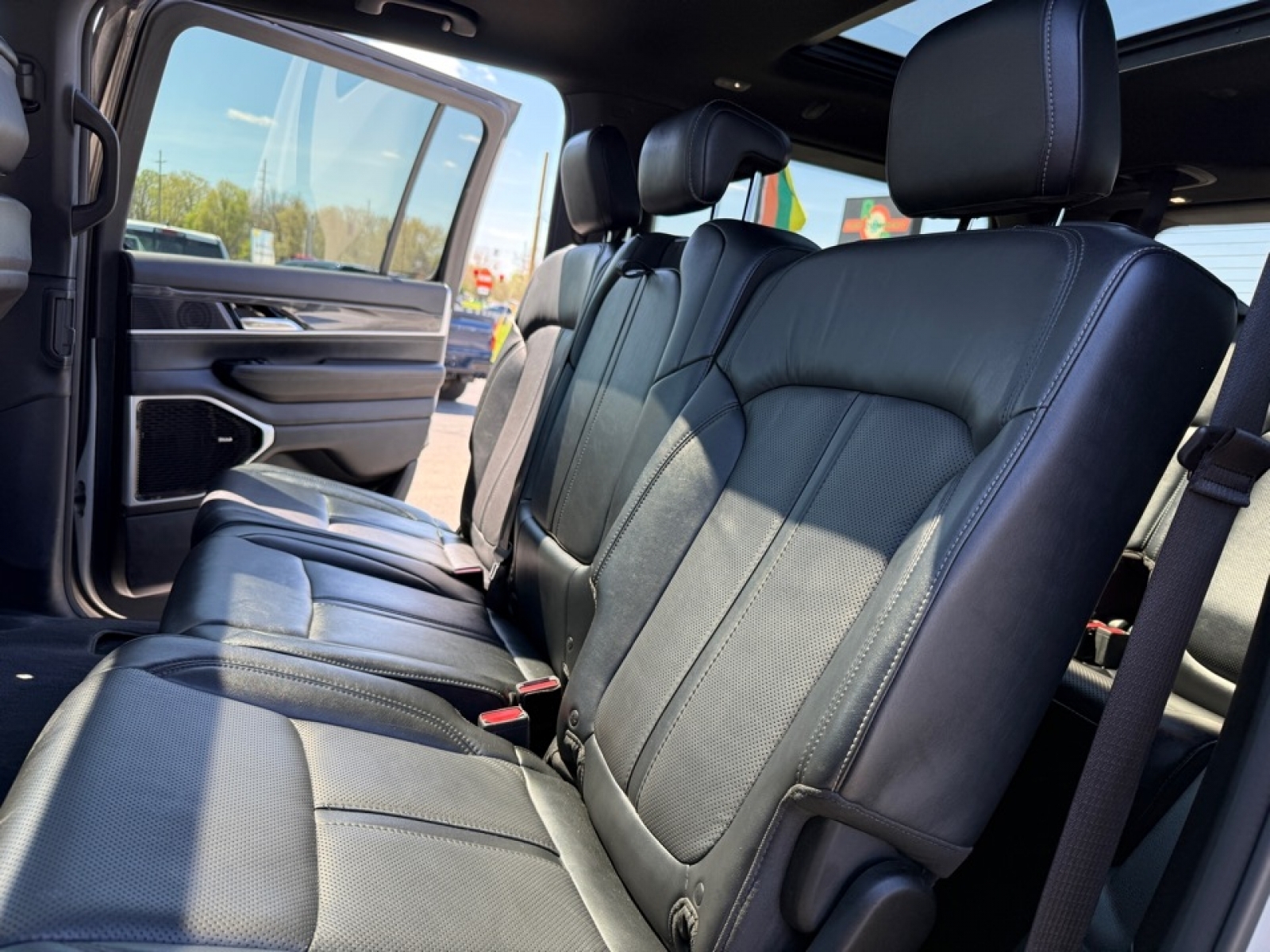 2022 Jeep Wagoneer Series III, 39809, Photo