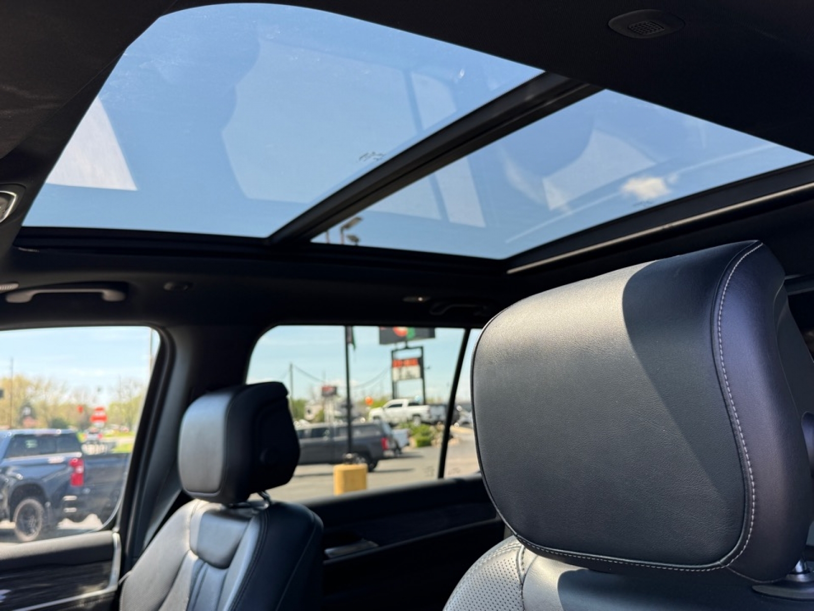 2022 Jeep Wagoneer Series III, 39809, Photo