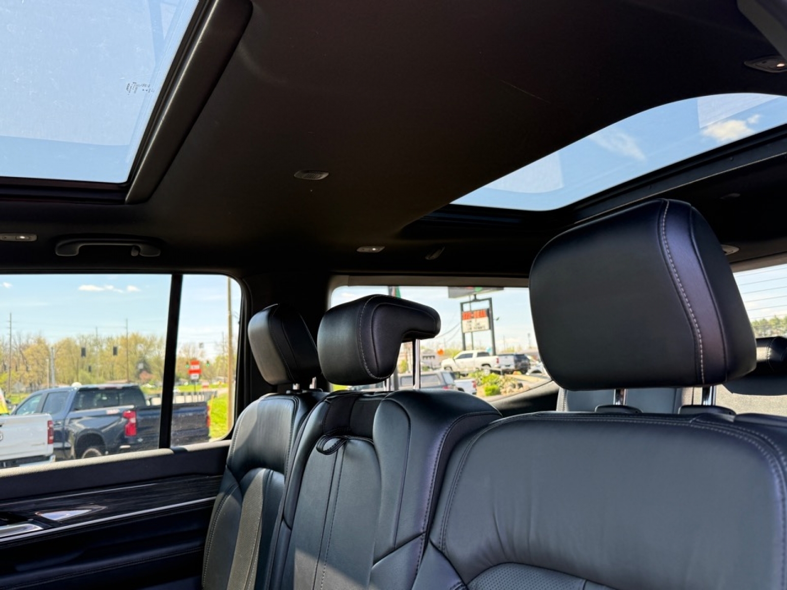 2022 Jeep Wagoneer Series III, 39809, Photo