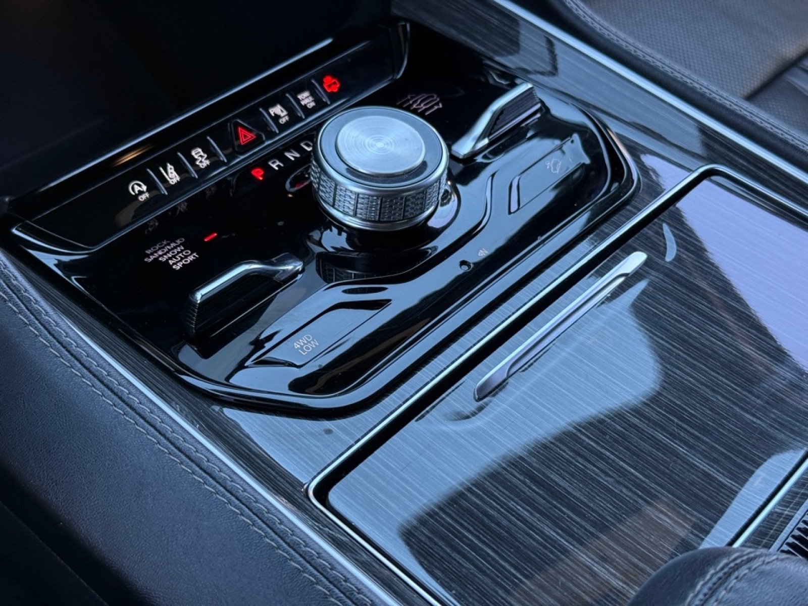 2022 Jeep Wagoneer Series III, 39809, Photo