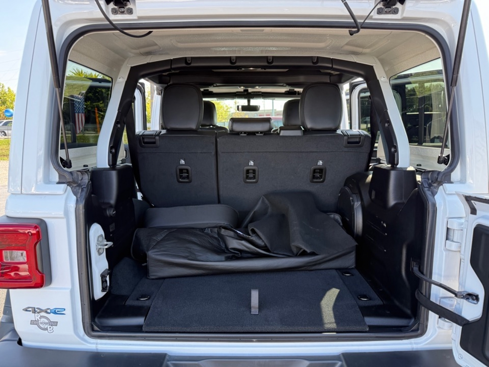 2022 Jeep Wrangler 4xe Unlimited Rubicon 4x4, 38860, Photo