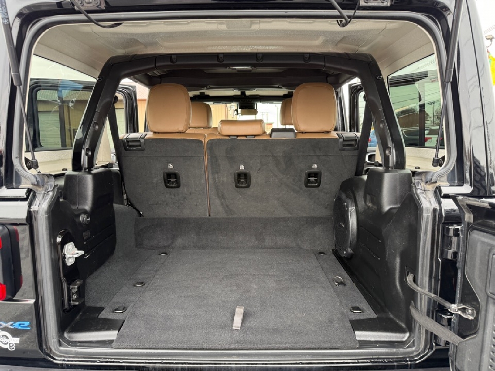 2022 Jeep Wrangler 4xe Unlimited Rubicon 4x4, 39618, Photo