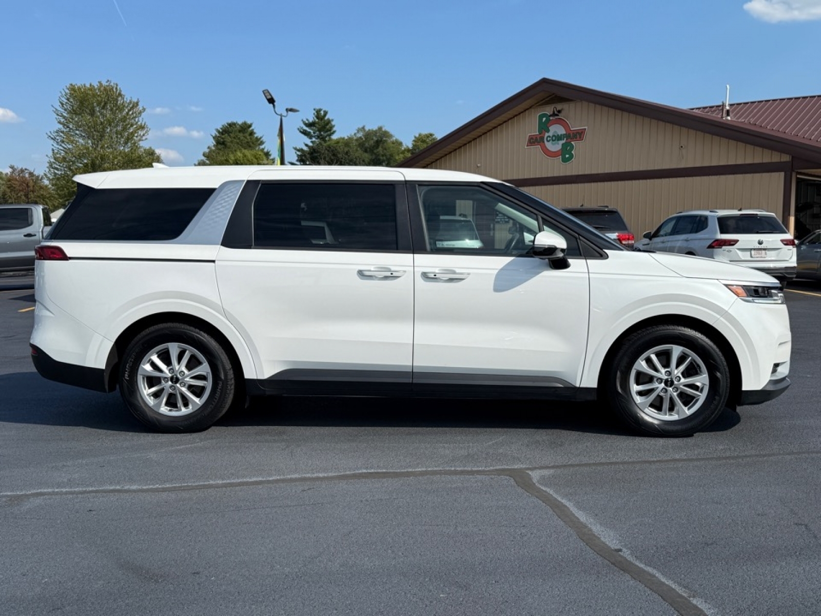 2022 Kia Carnival LX photo 8