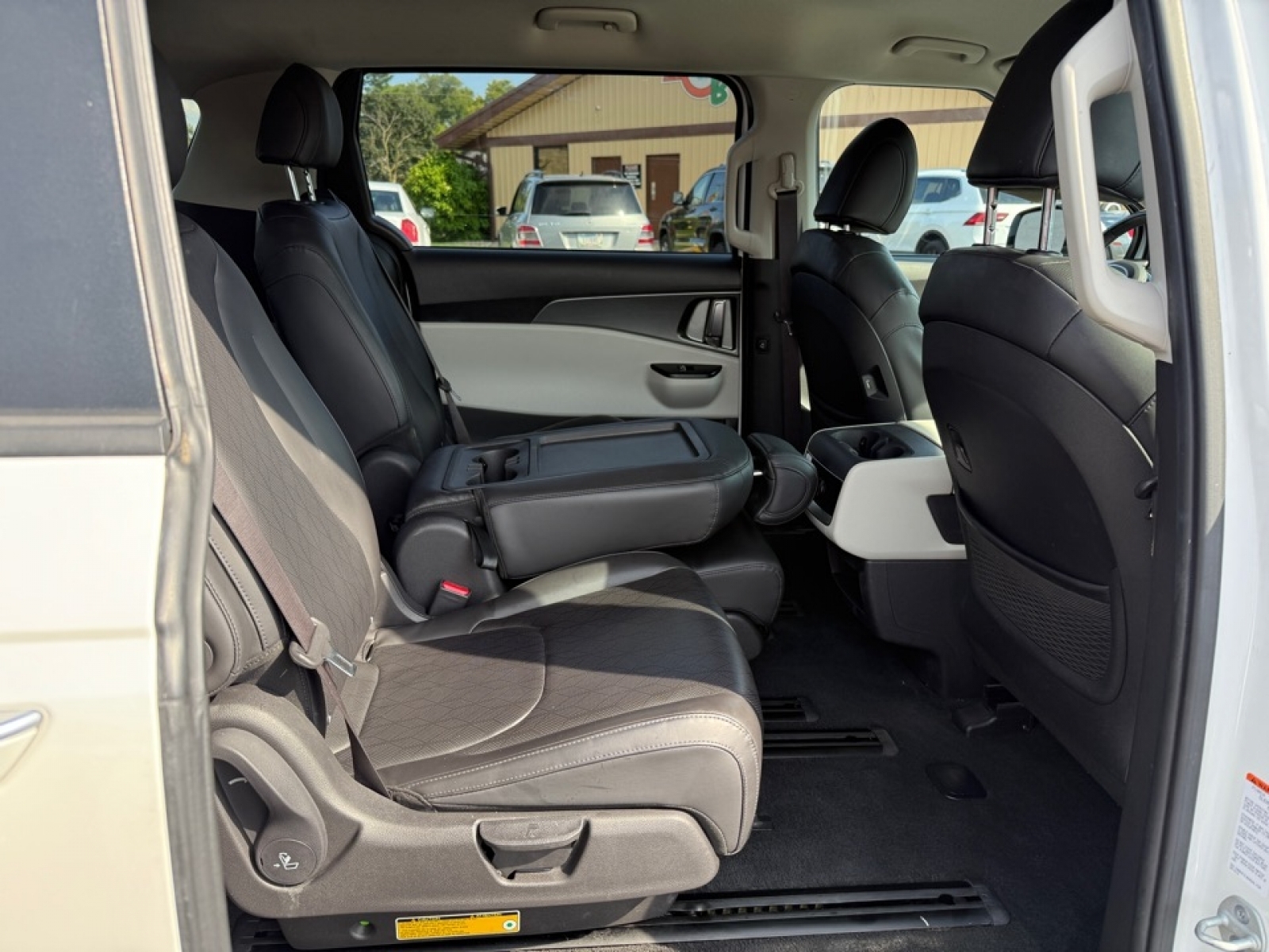 2022 Kia Carnival LX photo 11