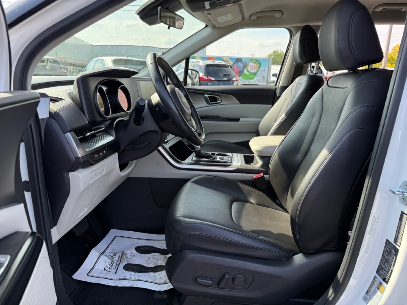 2022 Kia Carnival LX photo 12