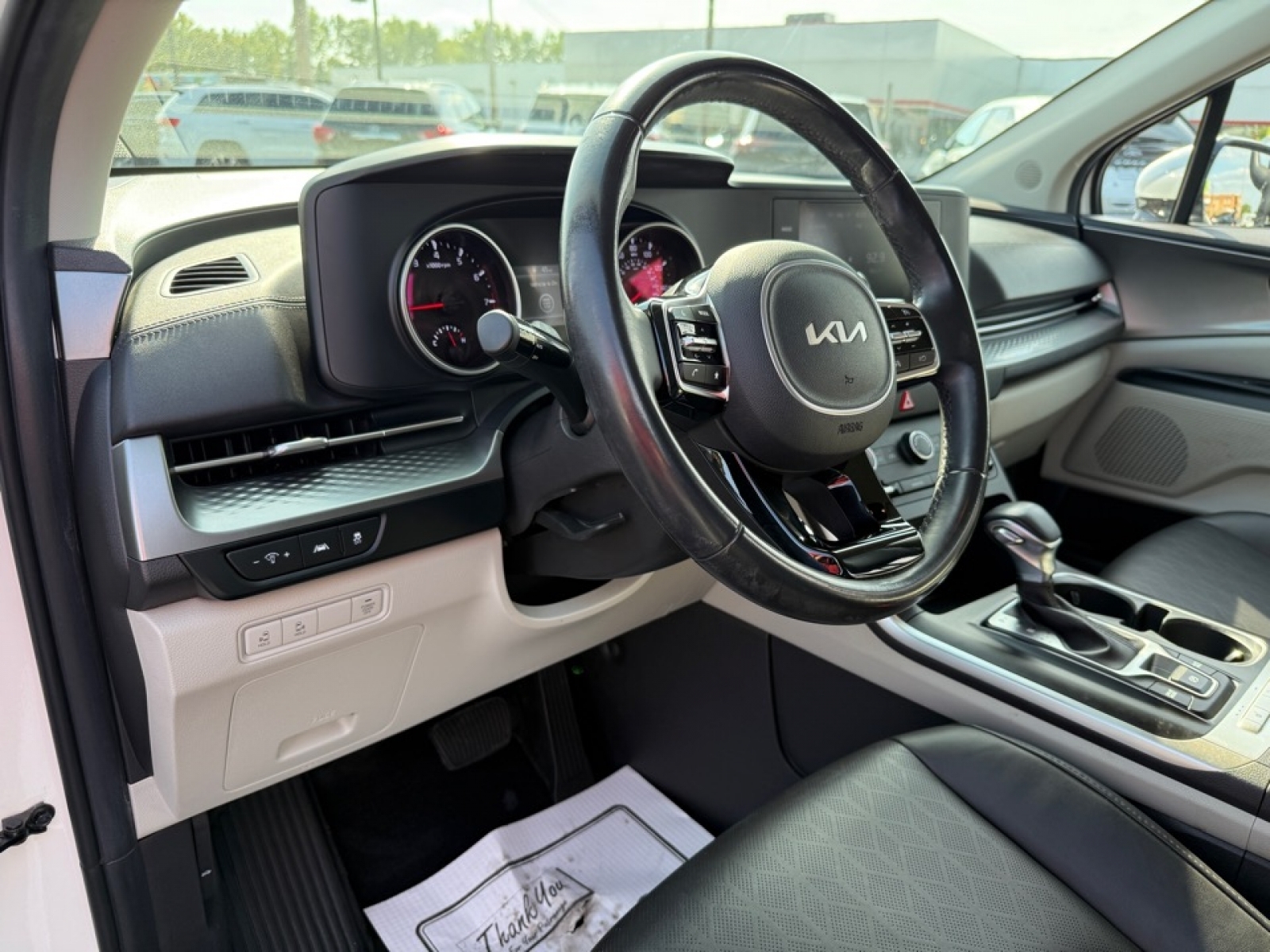 2022 Kia Carnival LX photo 14