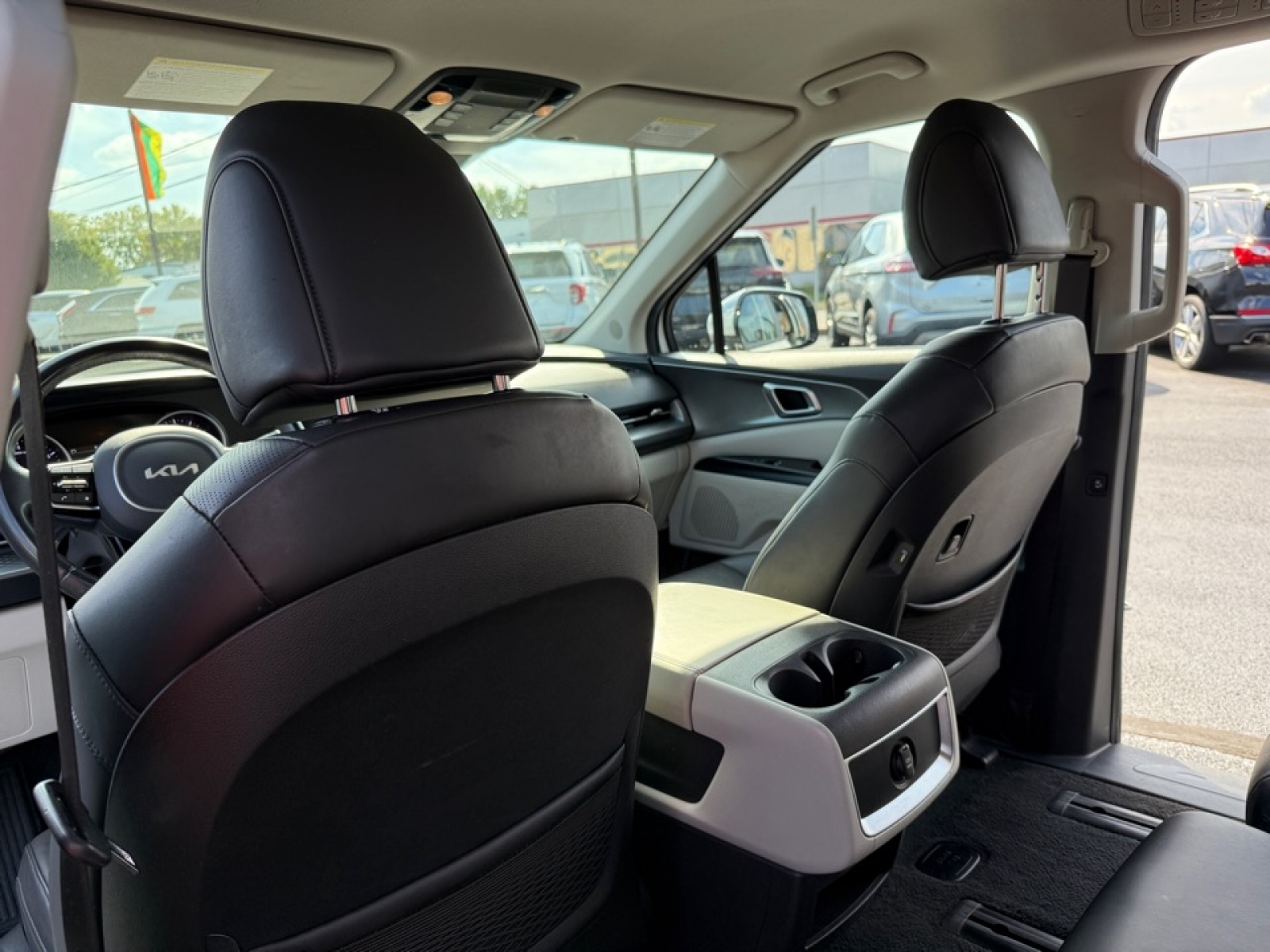 2022 Kia Carnival LX photo 17