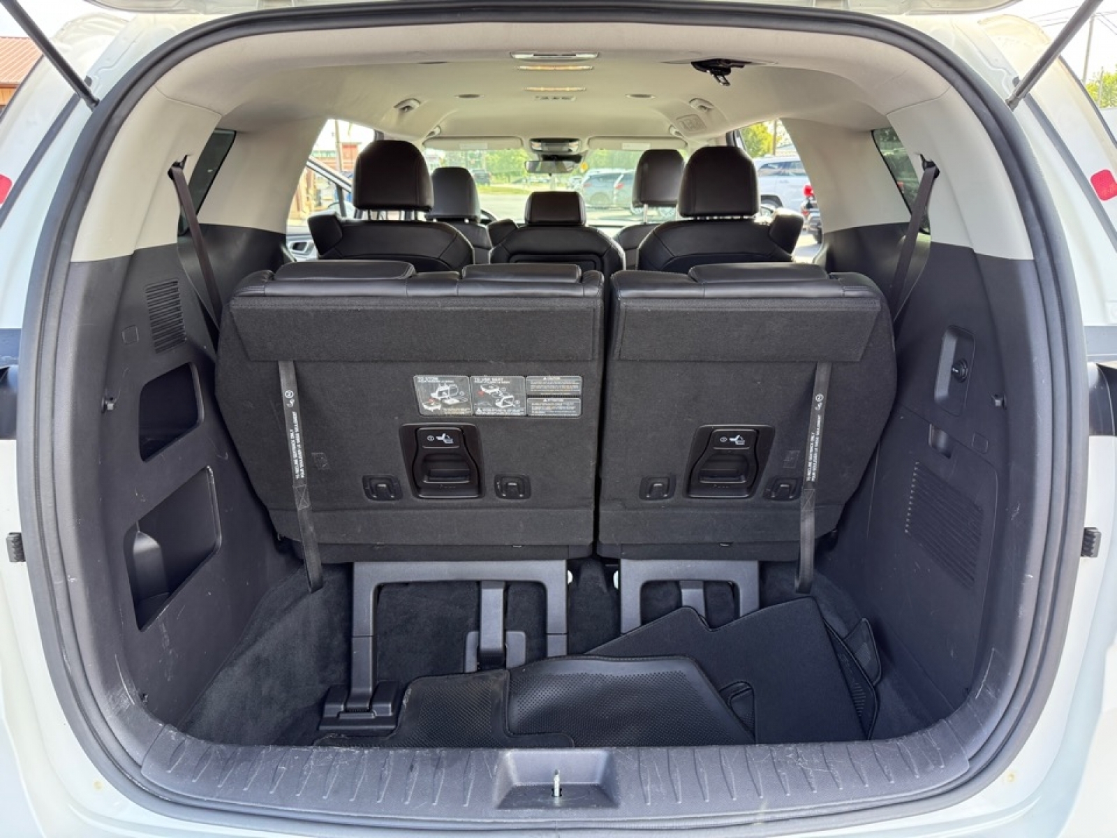 2022 Kia Carnival LX photo 19