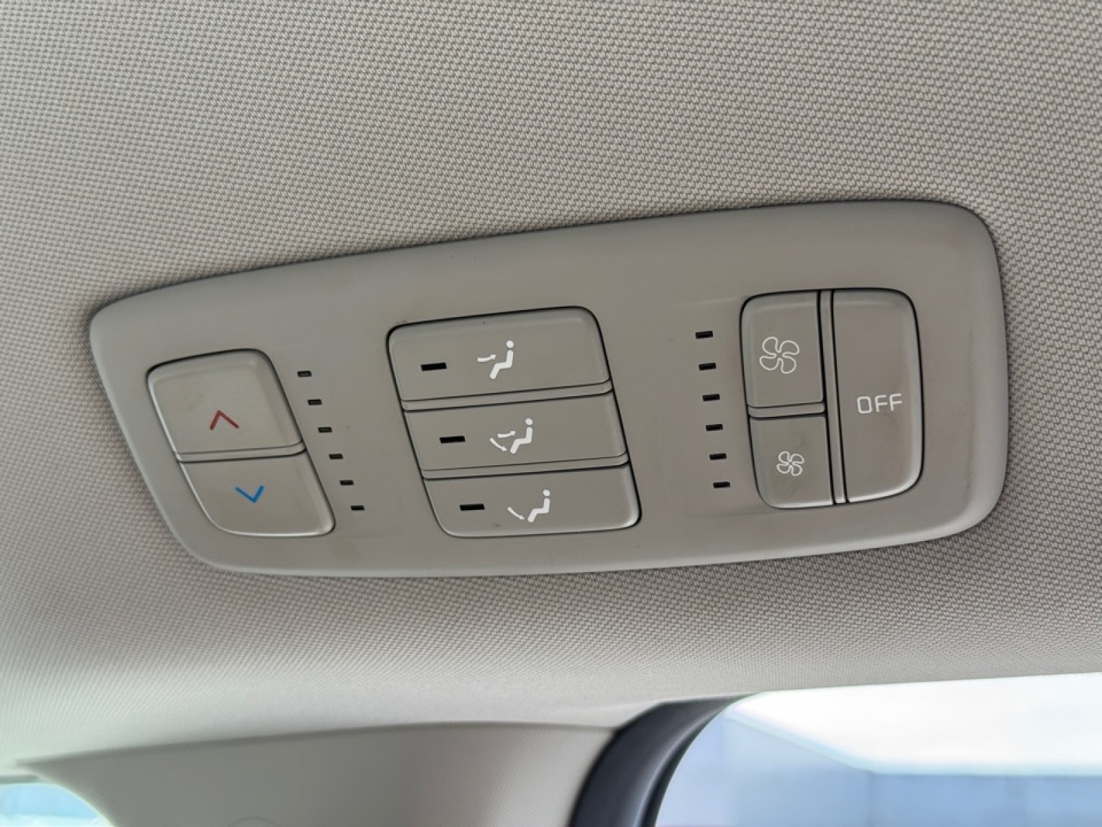 2022 Kia Carnival LX photo 22