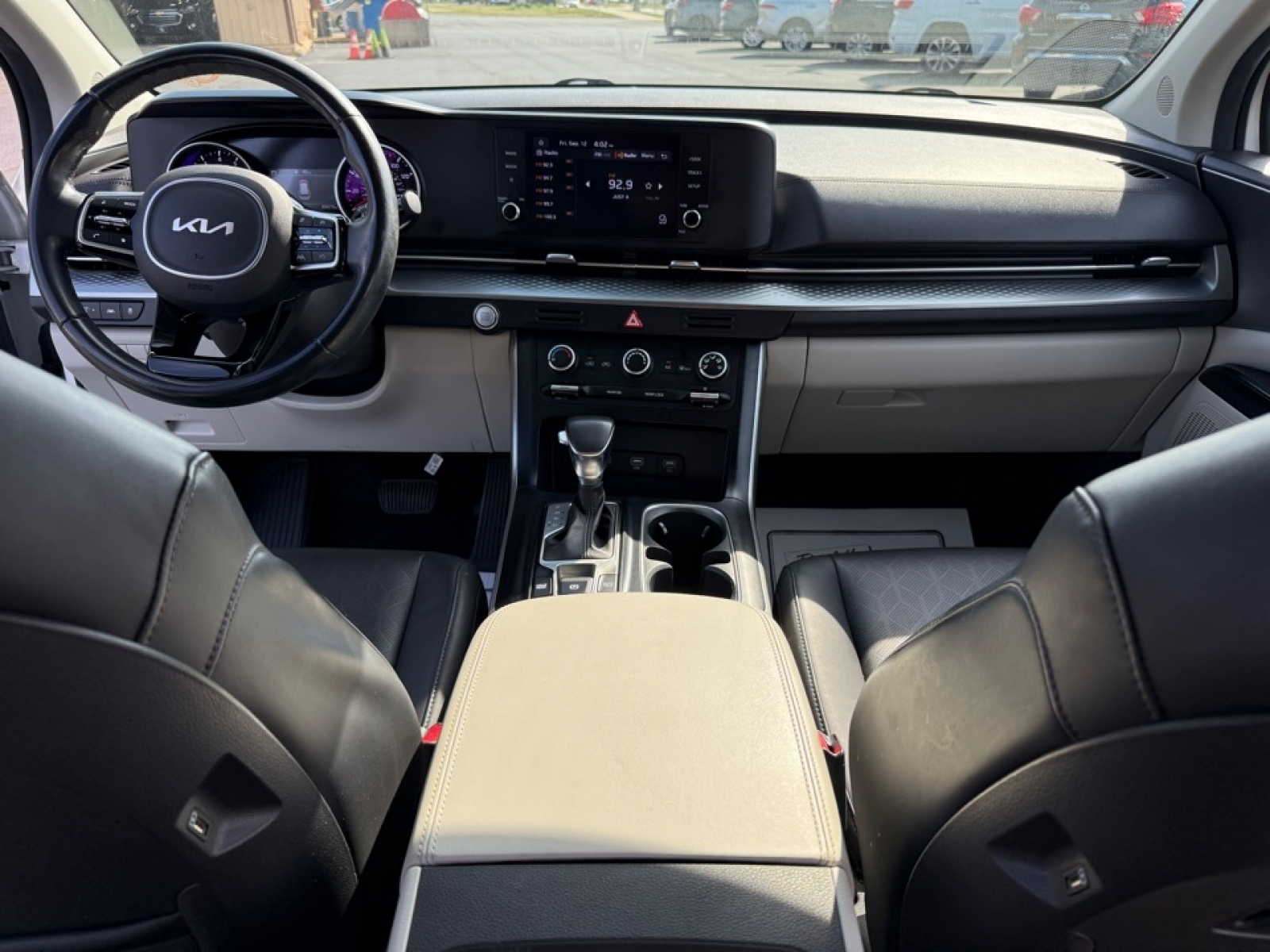 2022 Kia Carnival LX photo 23