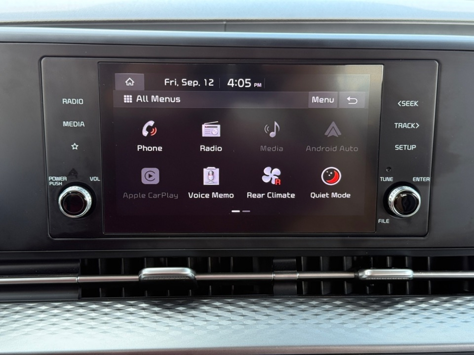 2022 Kia Carnival LX photo 33