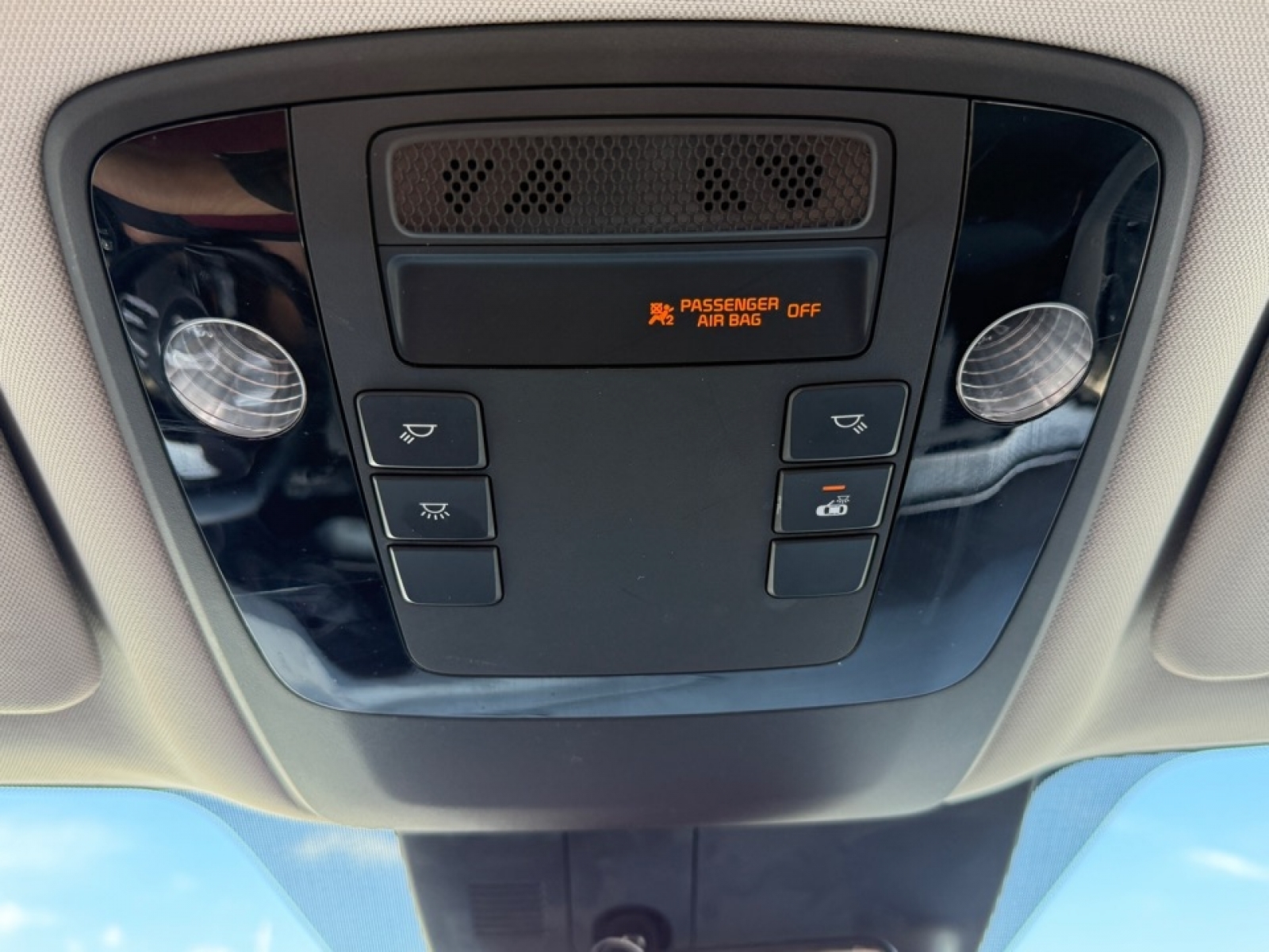 2022 Kia Carnival LX photo 37