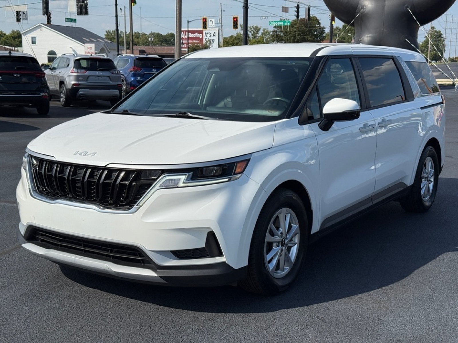 2022 Kia Carnival LX photo 3