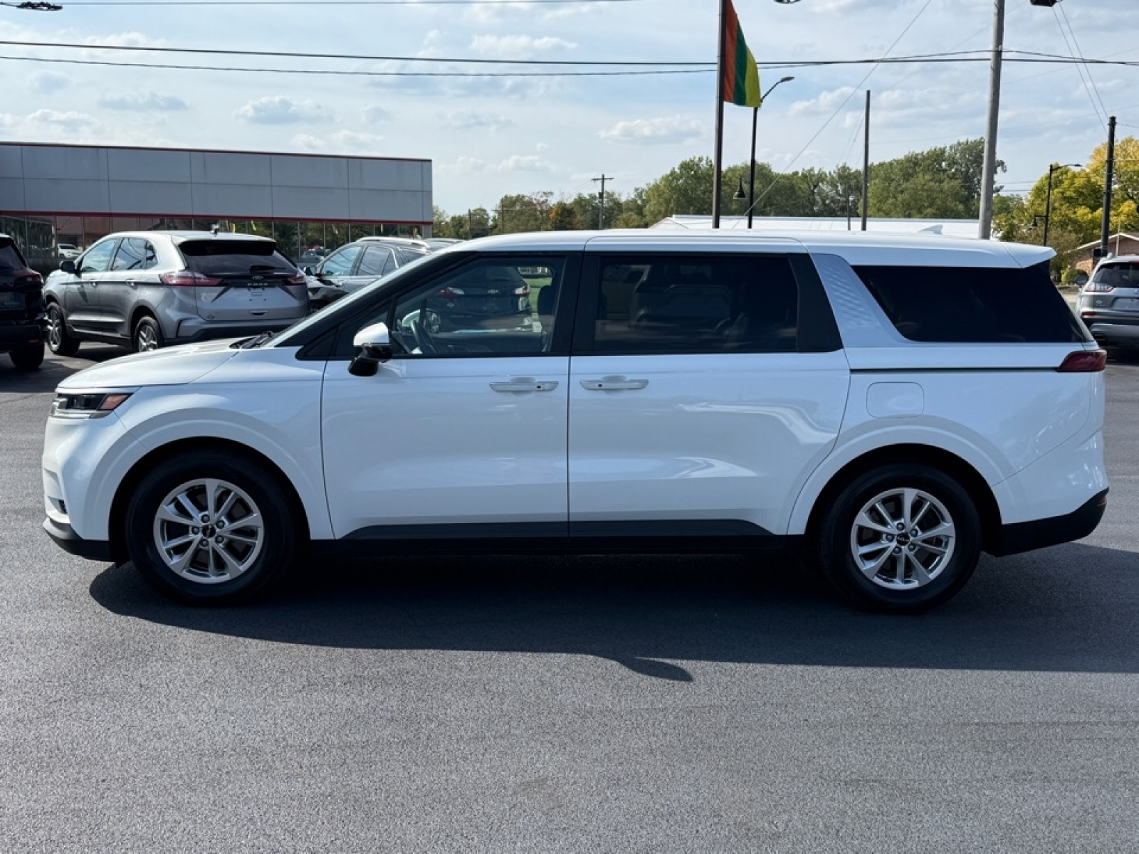 2022 Kia Carnival LX photo 4