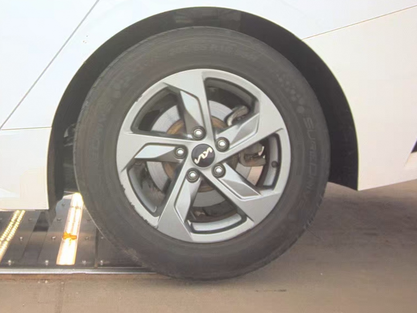 2022 Kia K5 LXS, 39599, Photo