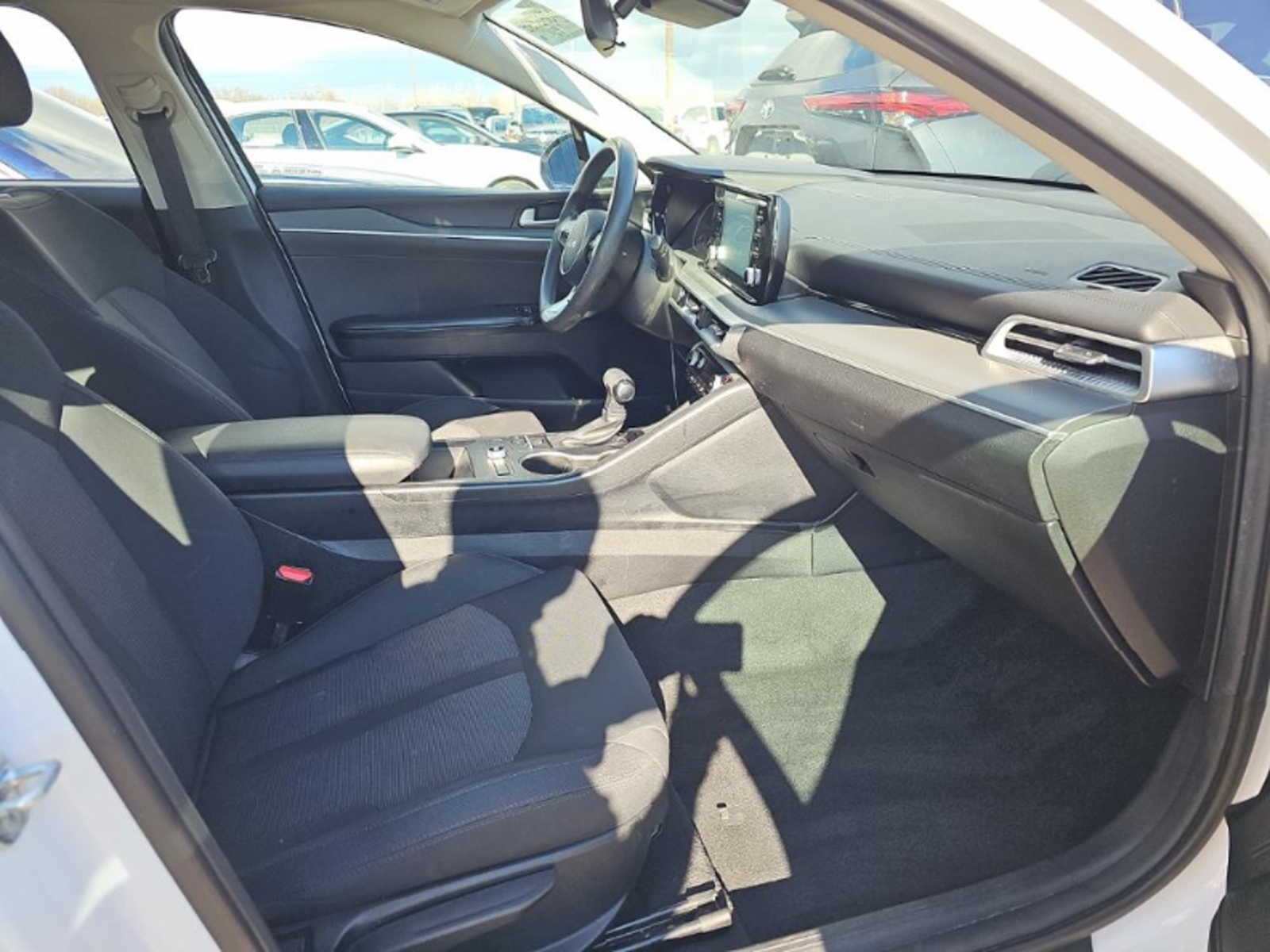 2022 Kia K5 LXS, 39599, Photo