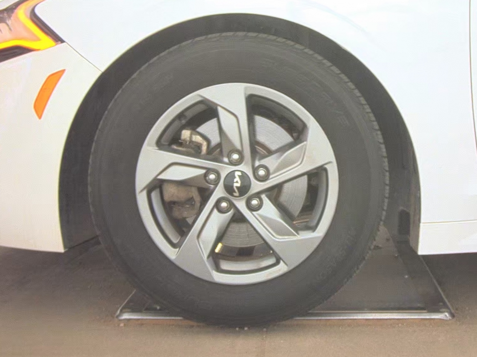 2022 Kia K5 LXS, 39599, Photo