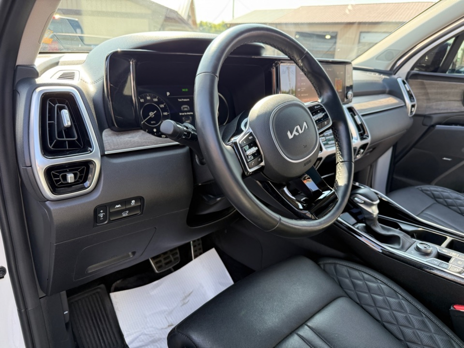 2022 Kia Sorento X-Line SX Prestige photo 13