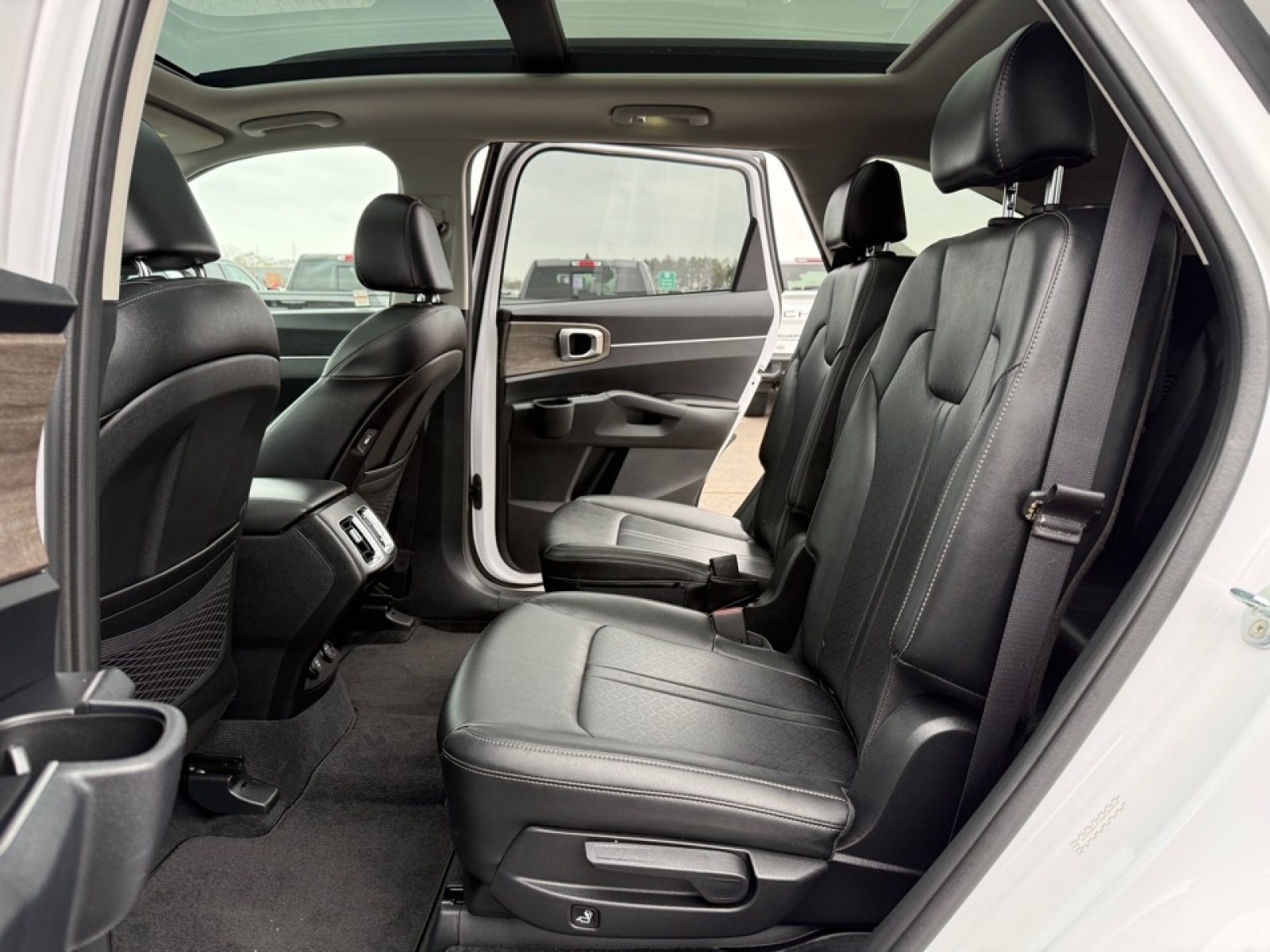 2022 Kia Sorento X-Line EX, 39251, Photo