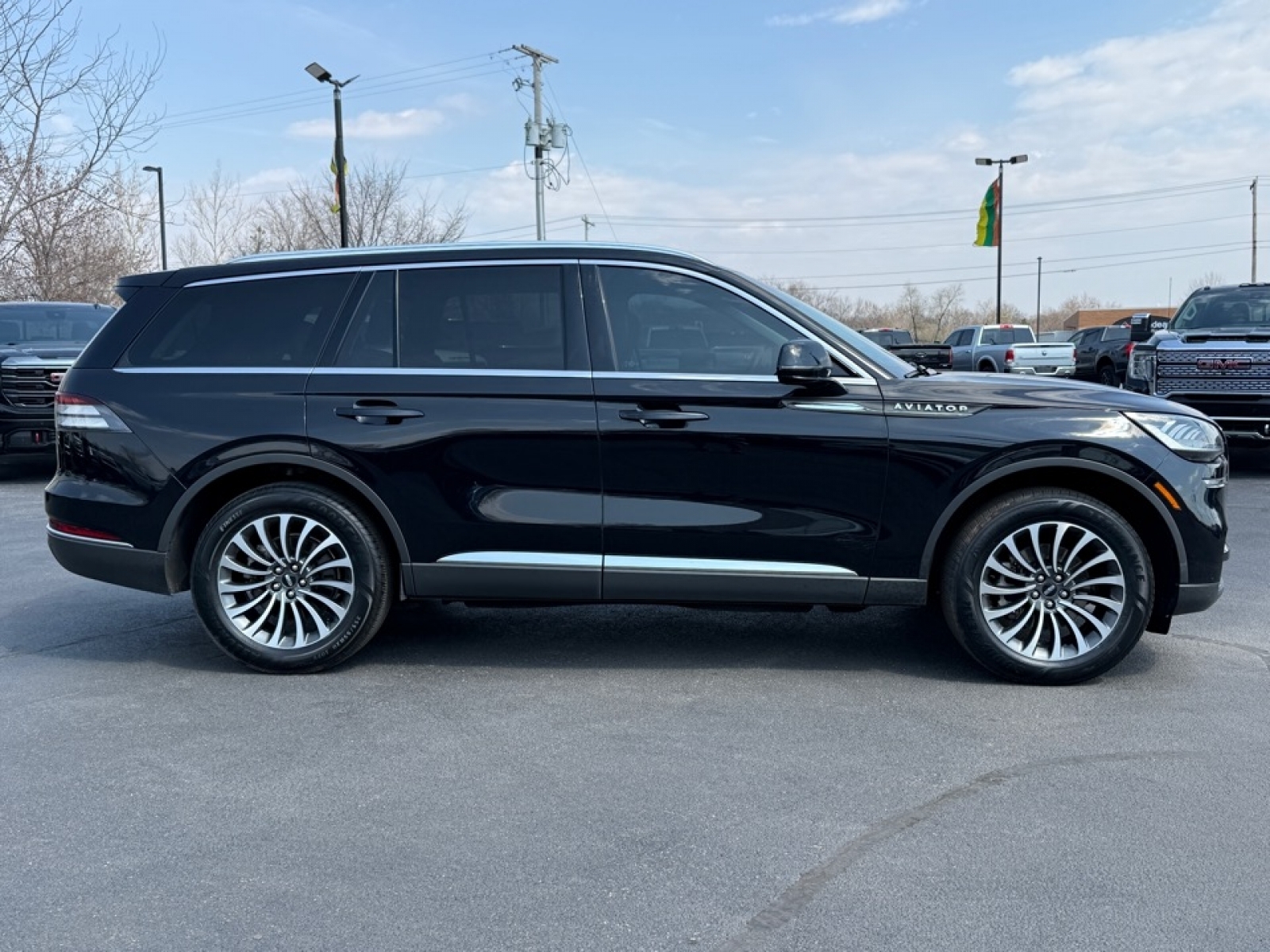 2022 Lincoln Aviator Standard, 39674, Photo