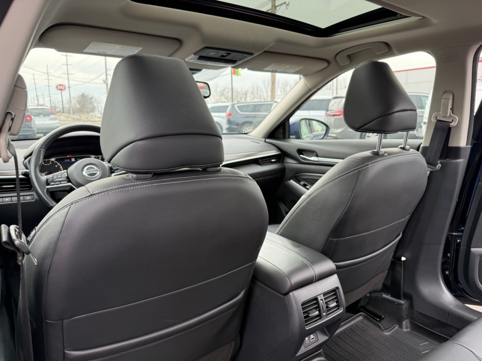 2022 Nissan Altima Platinum Intelligent AWD, 39520, Photo