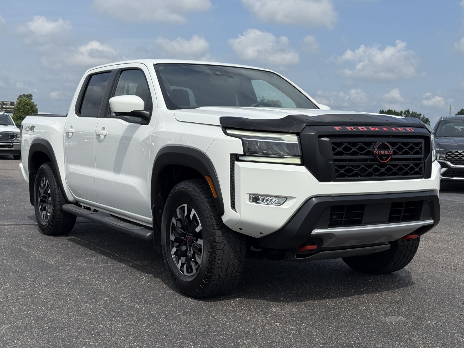 2022 Nissan Frontier Crew Cab PRO-4X photo 2