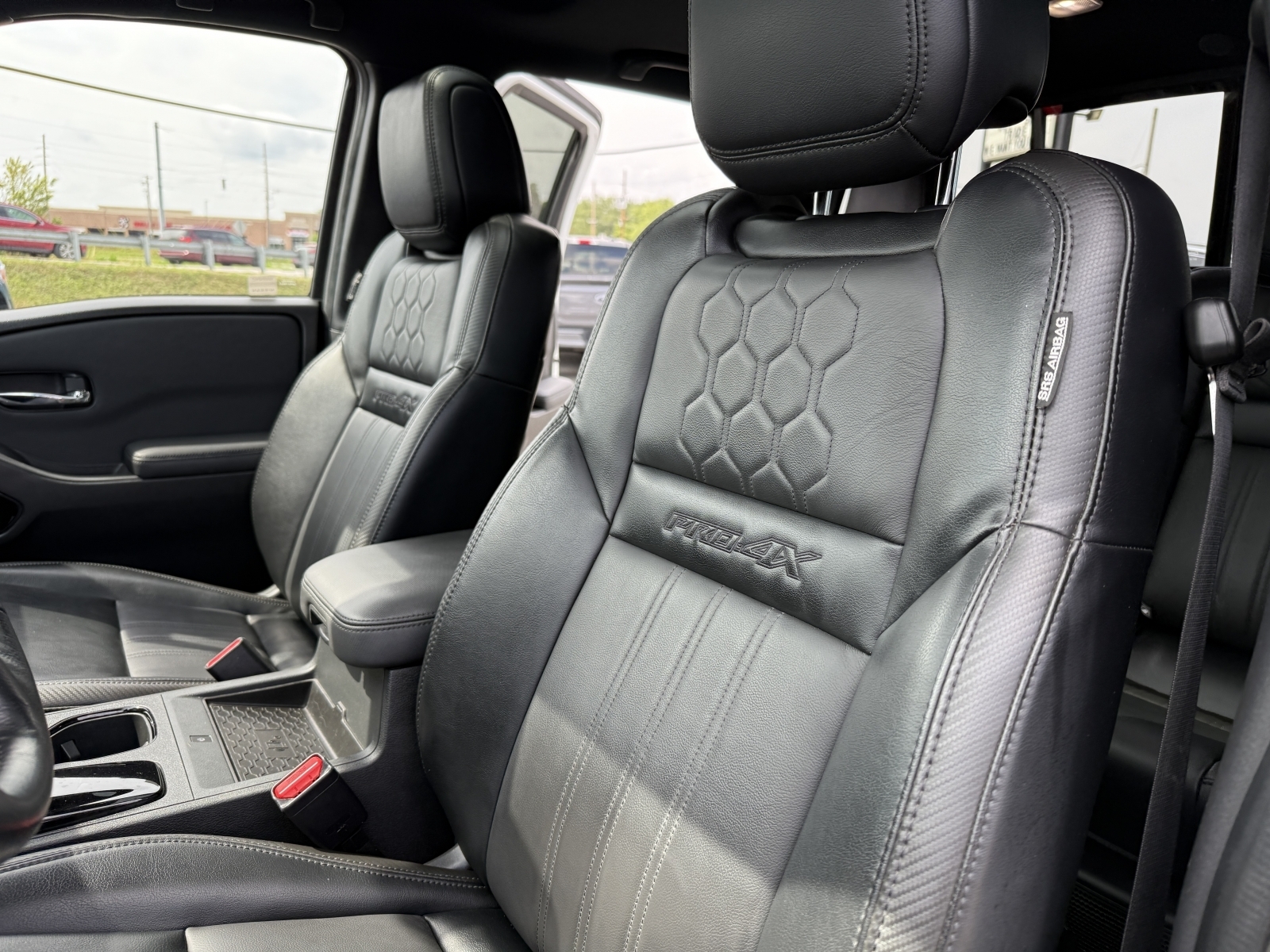 2022 Nissan Frontier Crew Cab Pro-4X, 38597, Photo