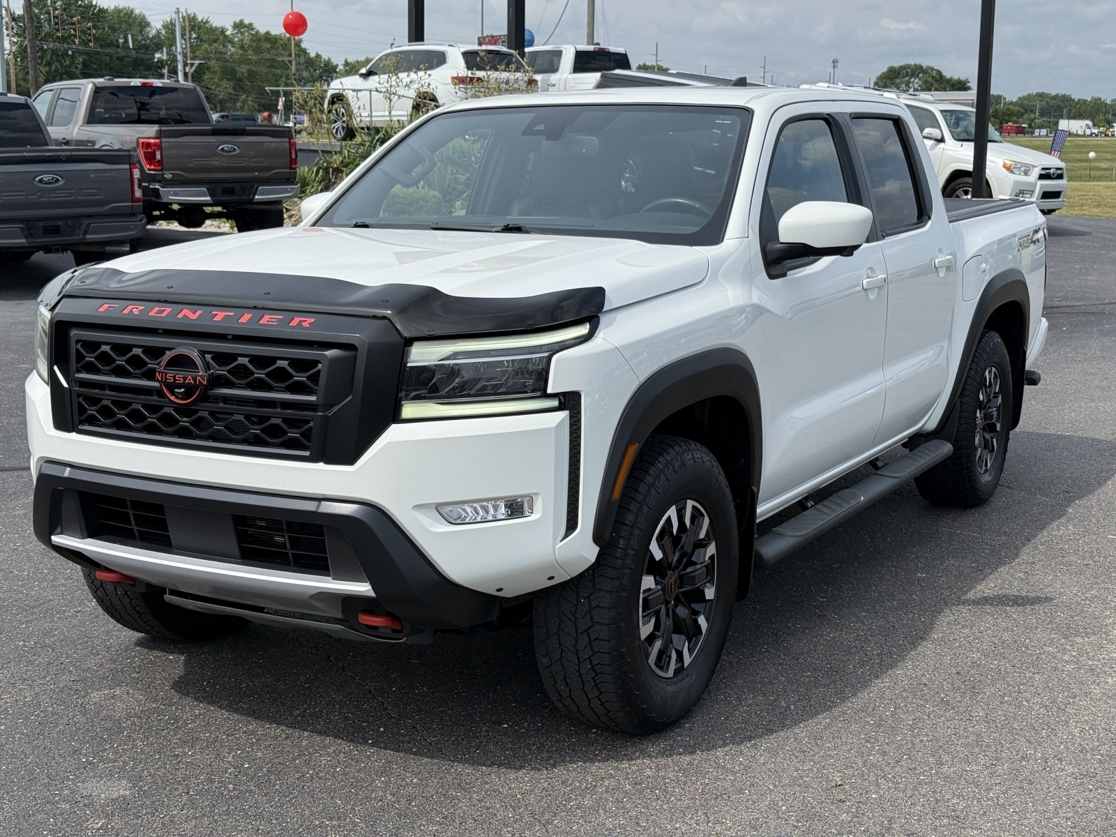 2022 Nissan Frontier Crew Cab PRO-4X photo 4