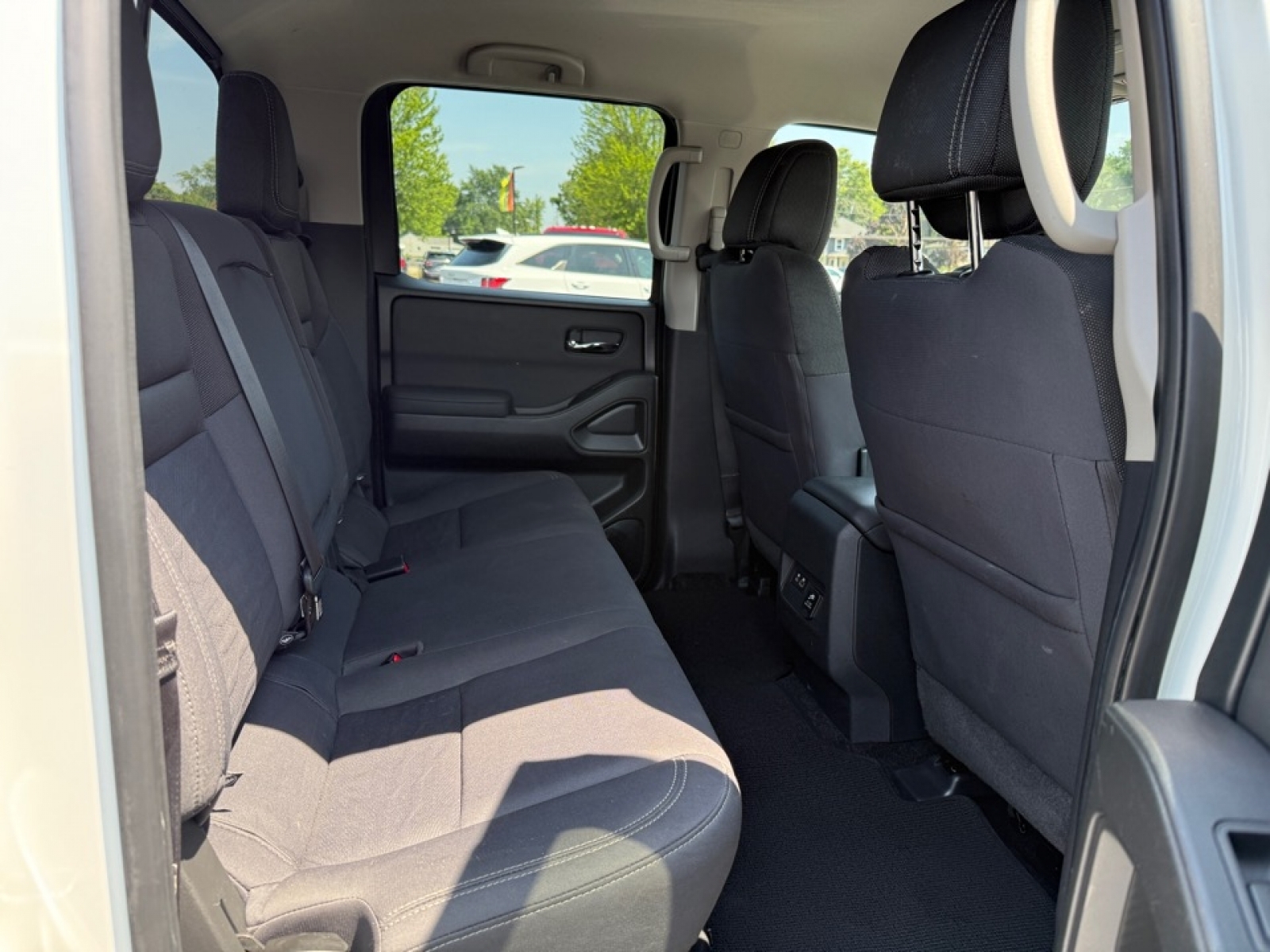2022 Nissan Frontier Crew Cab SV photo 15