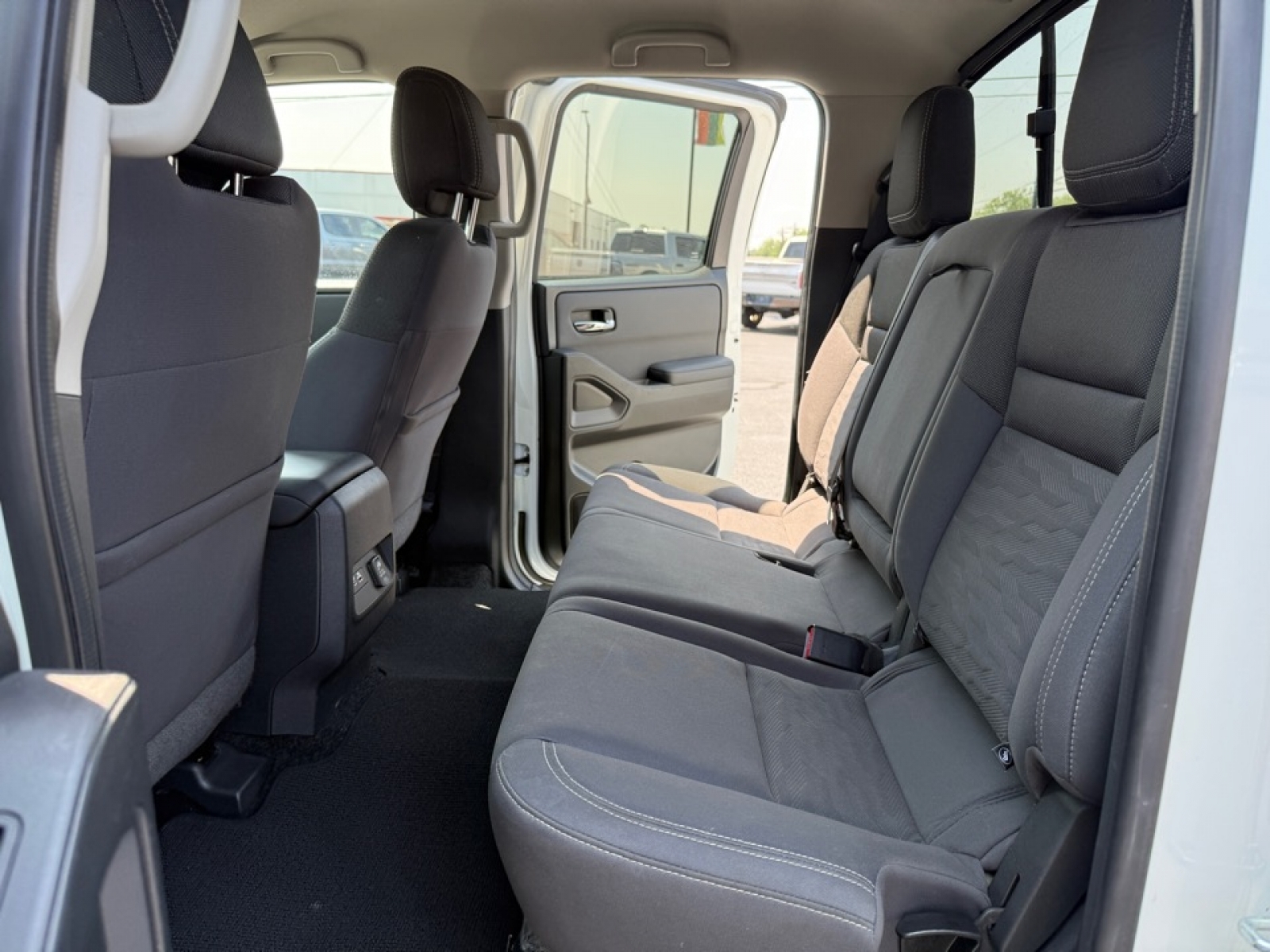 2022 Nissan Frontier Crew Cab SV photo 14