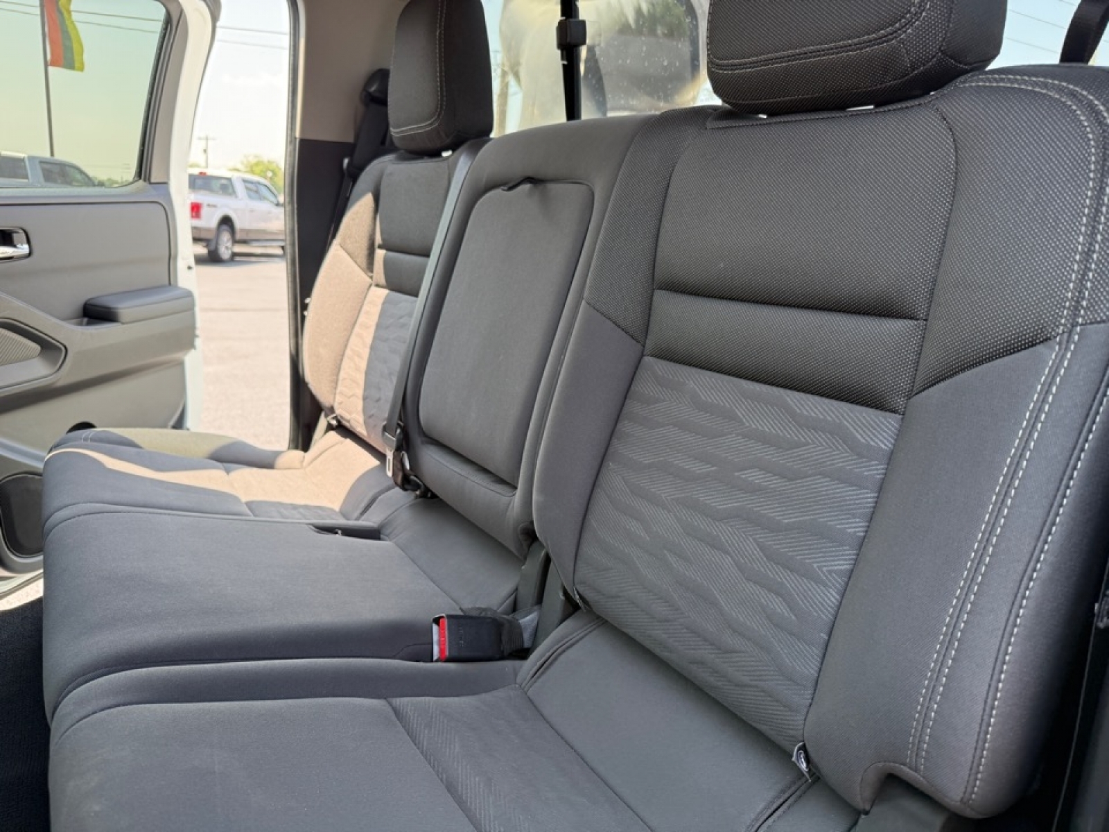 2022 Nissan Frontier Crew Cab SV photo 17