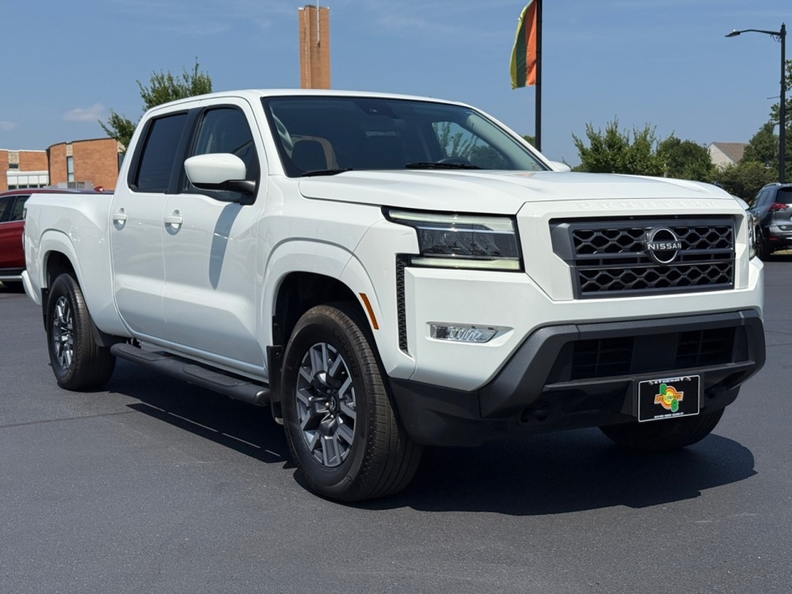 2022 Nissan Frontier Crew Cab SV photo 2