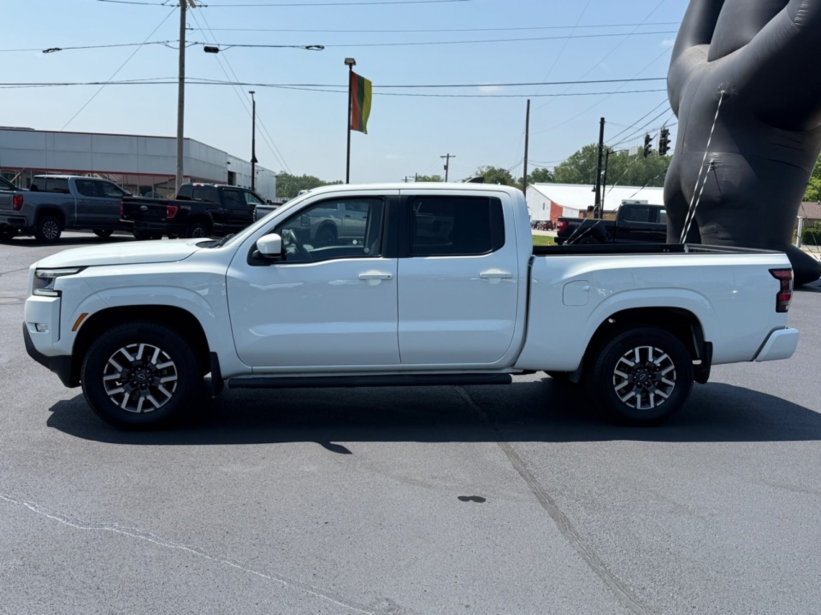 2022 Nissan Frontier Crew Cab SV photo 5