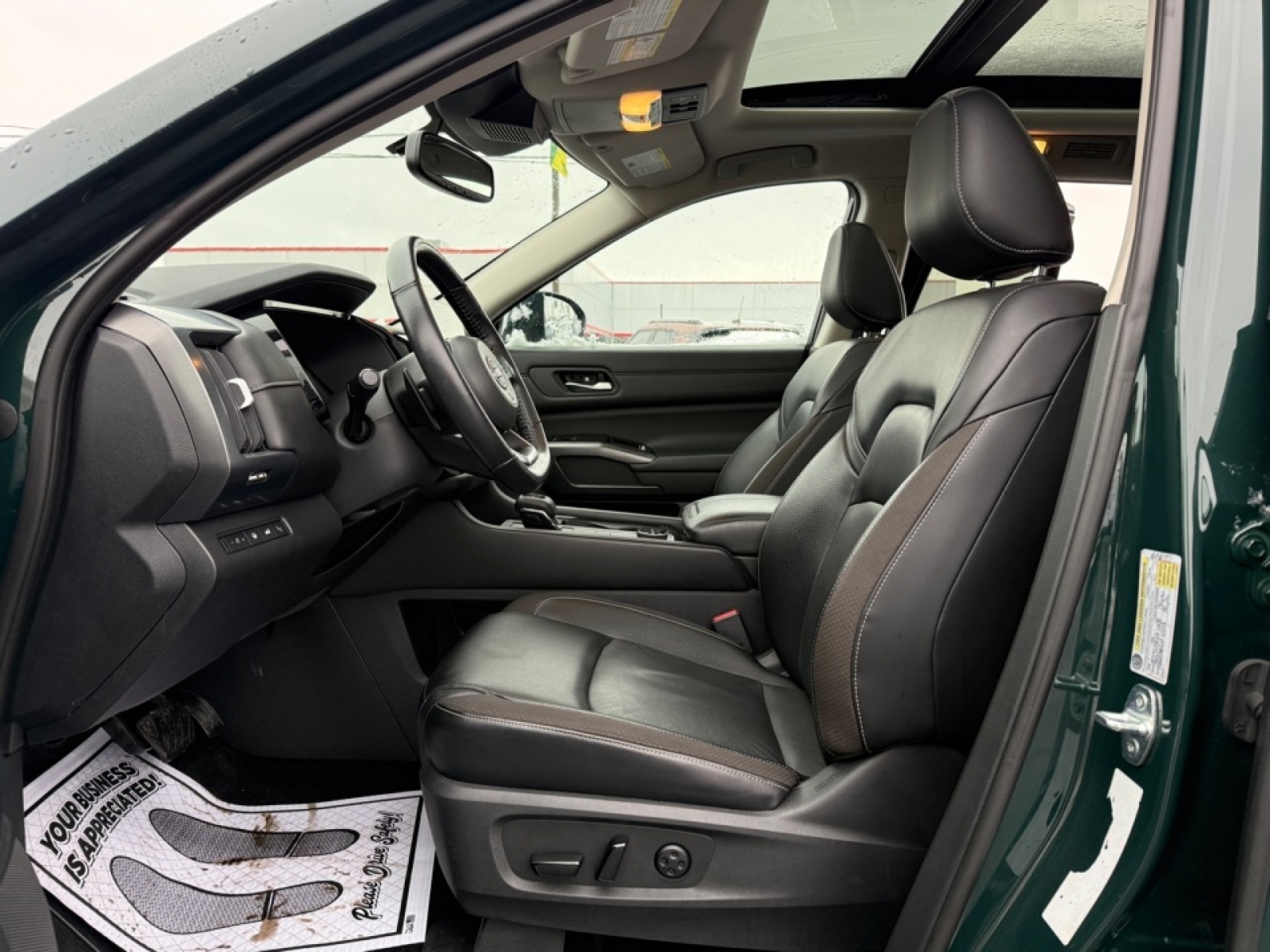 2022 Nissan Pathfinder SL 4WD, 39175, Photo