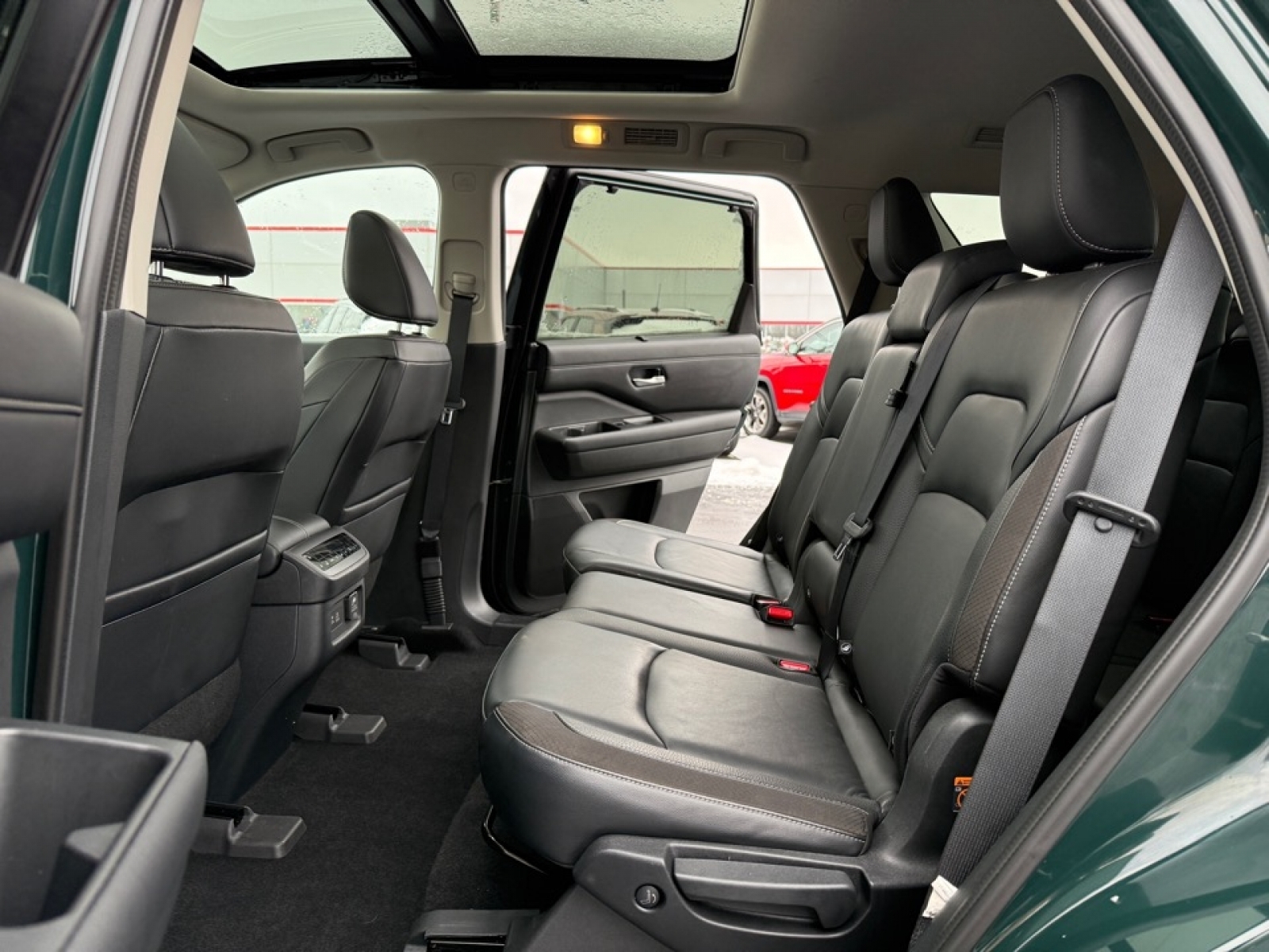 2022 Nissan Pathfinder SL 4WD, 39175, Photo