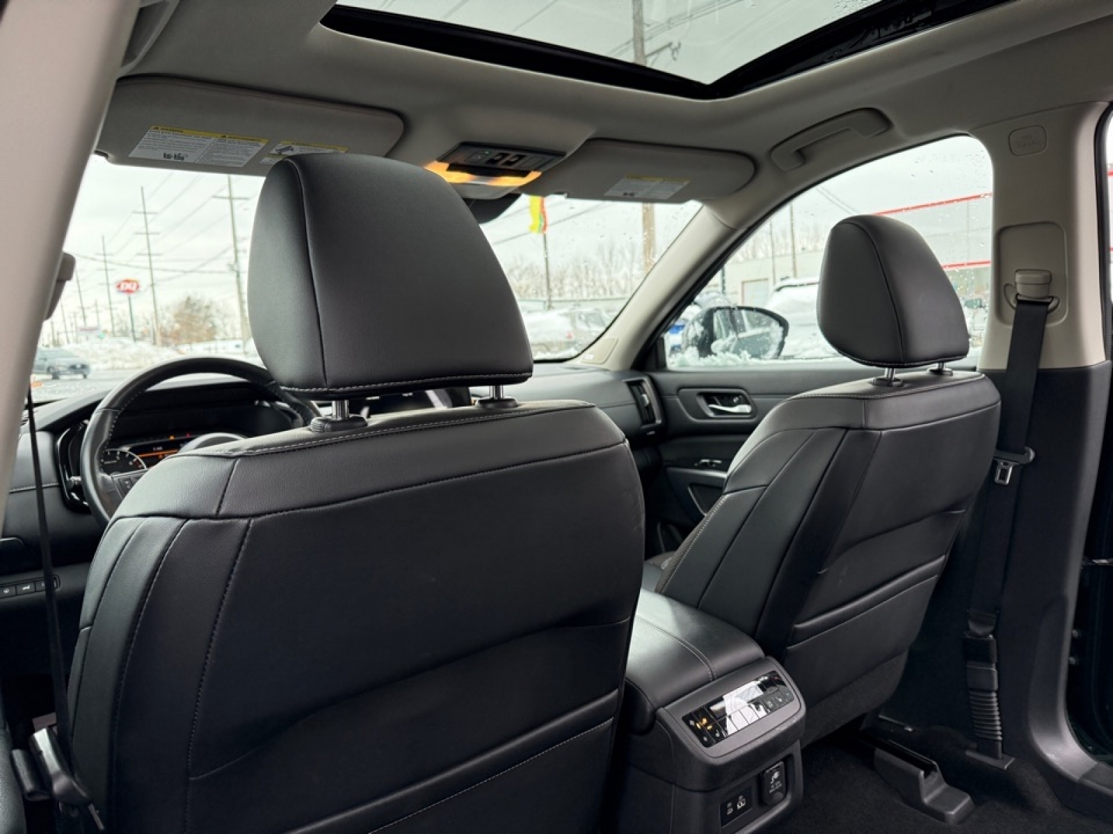 2022 Nissan Pathfinder SL 4WD, 39175, Photo