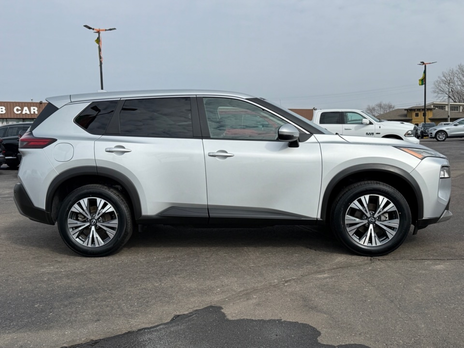 2022 Nissan Rogue SV FWD, 39498, Photo