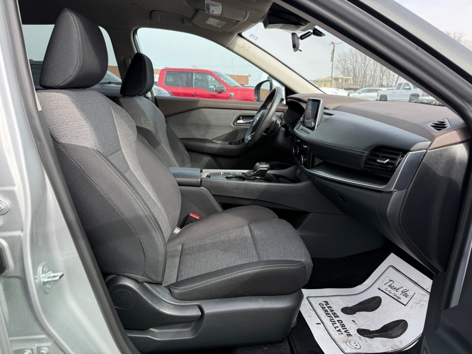 2022 Nissan Rogue SV FWD, 39498, Photo