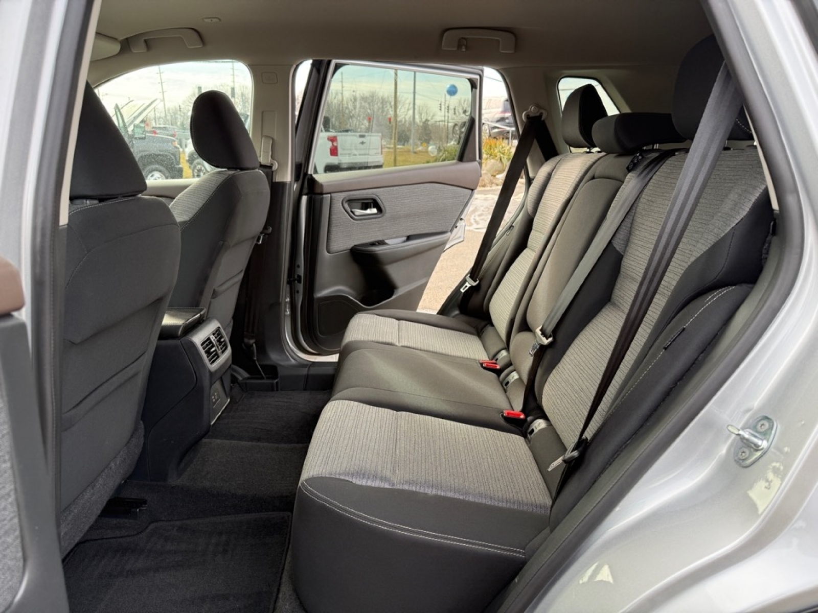 2022 Nissan Rogue SV FWD, 39498, Photo