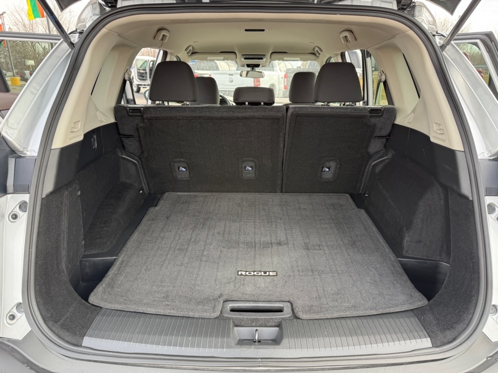 2022 Nissan Rogue SV FWD, 39498, Photo