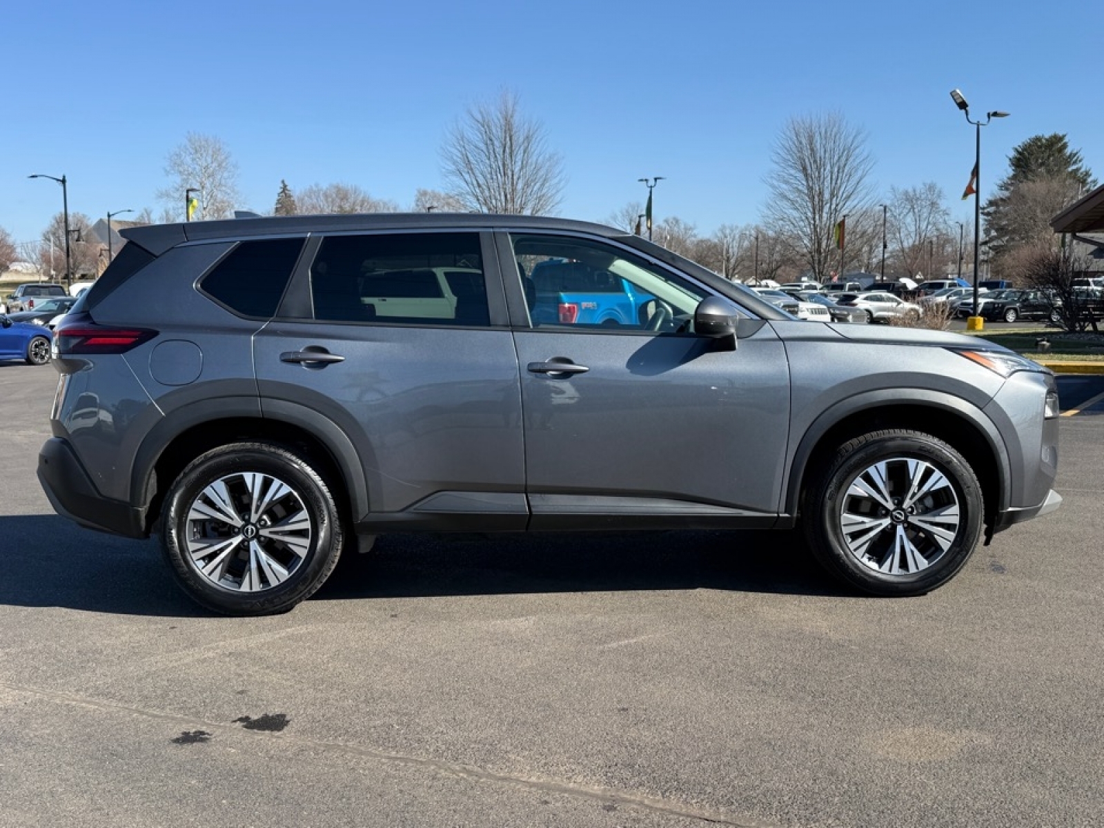 2022 Nissan Rogue SV FWD, 39545, Photo