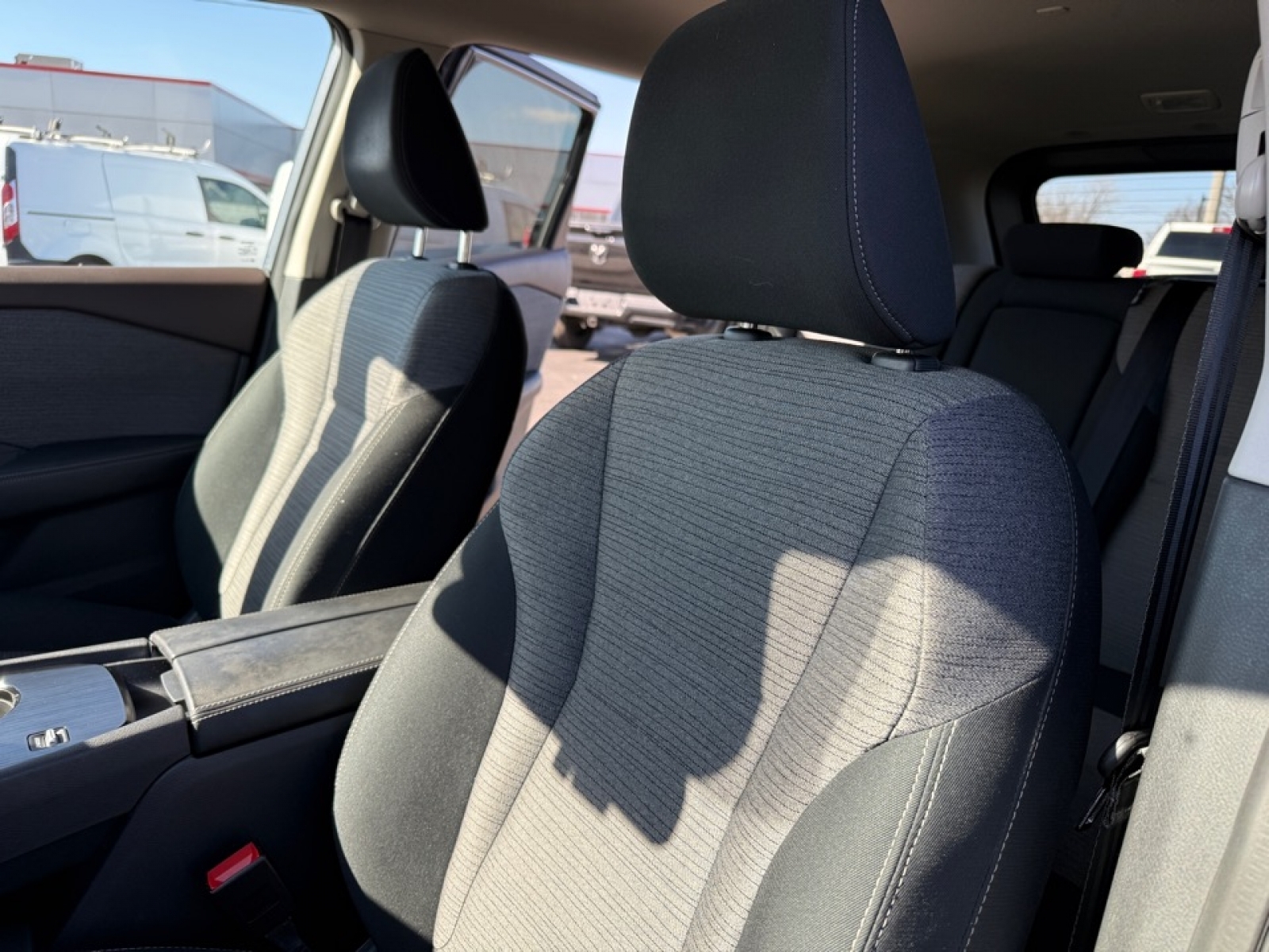 2022 Nissan Rogue SV FWD, 39545, Photo