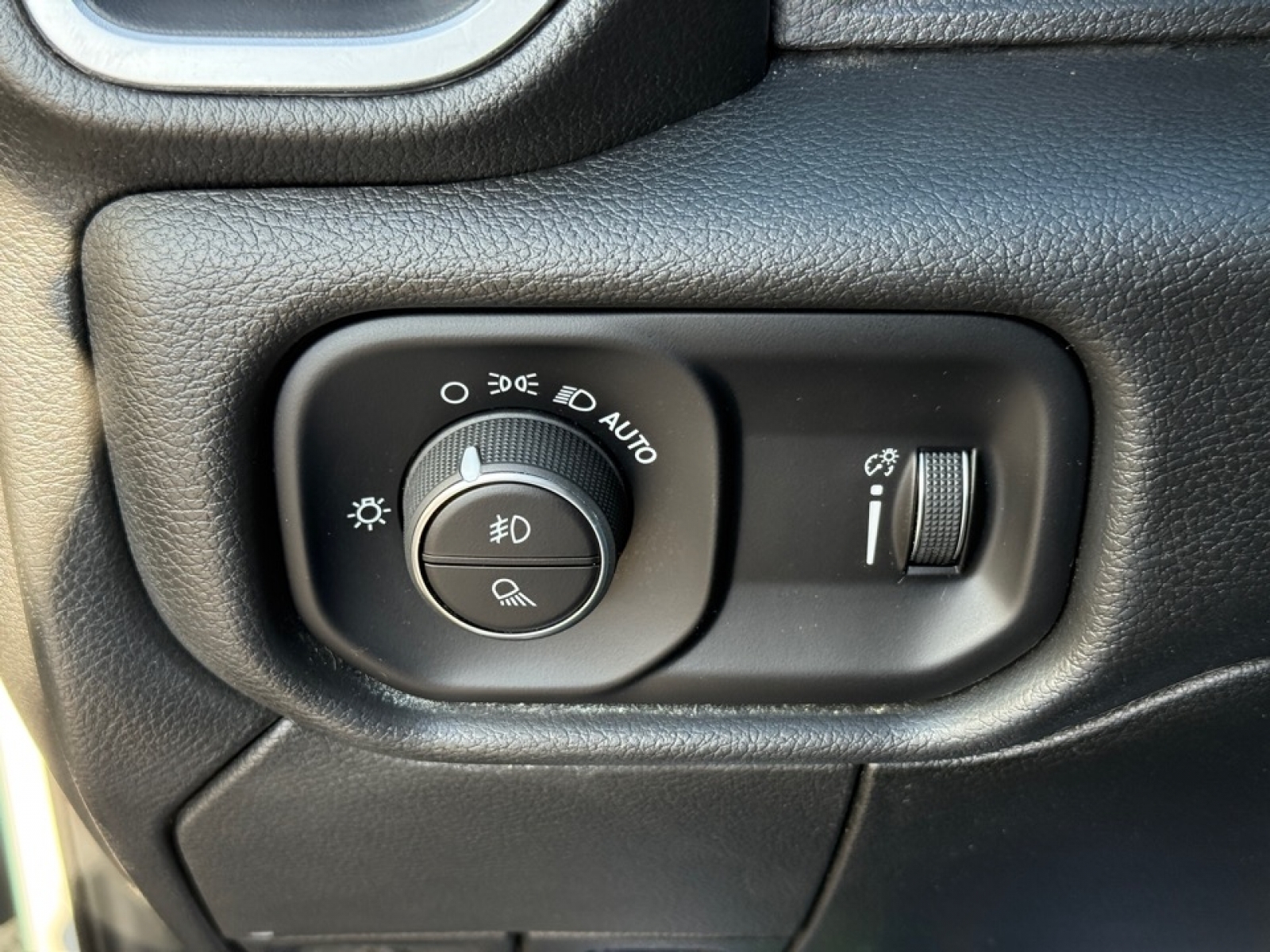 2022 Ram 2500 Big Horn Crew Cab 4x4 6'4