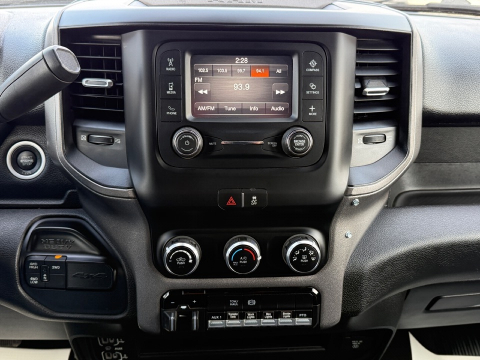 2022 Ram 5500 Chassis Tradesman/SLT/Laramie/Limited, 39385, Photo